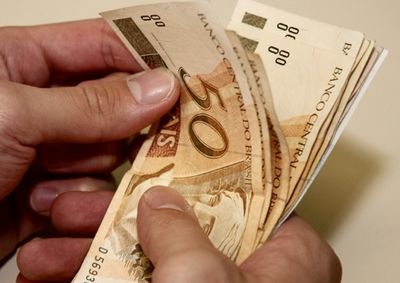 Aposentados e pensionistas do INSS devem observar o calend&aacute;rio especial para recebimento do benef&iacute;cio 