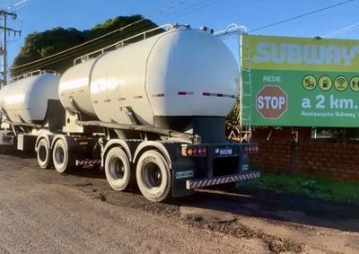 Droga estava acondicionada dentro de um caminh&atilde;o tanque 