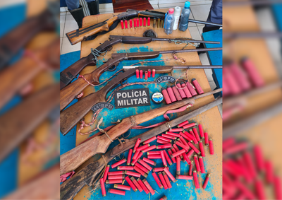 Pelo menos seis armas de fogo, todas do tipo longo, e mais de 80 muni&ccedil;&otilde;es foram apreendidas na casa do suspeito