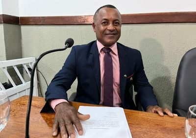 Na tribuna, T&ocirc;la demonstrou sua admira&ccedil;&atilde;o pelo colega e enfatizou a vontade de defender as demandas da popula&ccedil;&atilde;o