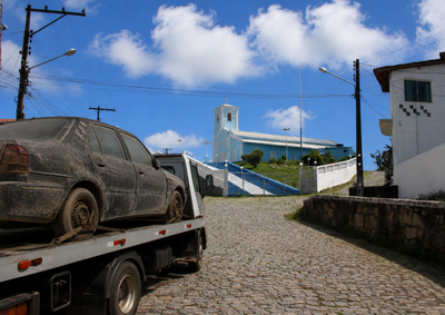 Ve&iacute;culos sem condi&ccedil;&otilde;es de uso ou deixados por longos per&iacute;odos nas ruas poder&atilde;o ser removidos