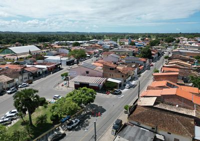 A denomina&ccedil;&atilde;o surgiu durante a cria&ccedil;&atilde;o da antiga Villa Nova do Conde e preserva um cap&iacute;tulo da trajet&oacute;ria colonial baiana