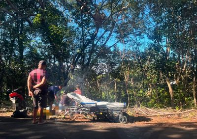 Duas pessoas ficaram feridas e foram atendidas por uma equipe do SAMU