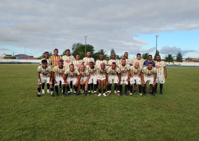 Equipe conquistou a classifica&ccedil;&atilde;o com vit&oacute;ria por 2 a 1 e enfrentar&aacute; a Sele&ccedil;&atilde;o de Rio Real no dia 23 de agosto