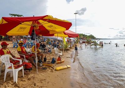Nesta temporada, 54 profissionais civis e militares atuam sob o comando do Corpo de Bombeiros nas prainhas
