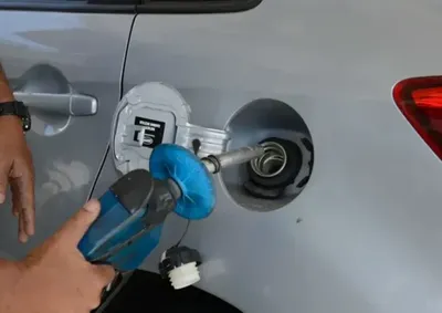 A venda da gasolina para as distribuidoras ter&aacute; aumento no pre&ccedil;o de 7,12%, j&aacute; o g&aacute;s de cozinha sofre aumento de 9,81% por botij&atilde;o