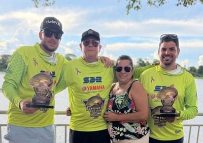 Pai e filhos brilham no 1&ordm; Torneio de Pesca Esportiva em Porto Figueira, com captura impressionante de dourados.