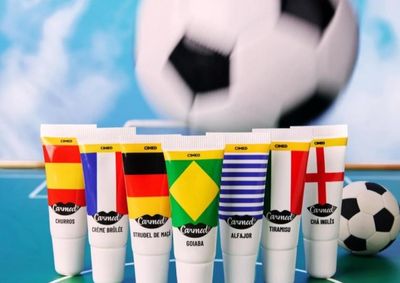 Produto tem&aacute;tico j&aacute; est&aacute; dispon&iacute;vel, enquanto a troca de figurinhas acontece neste s&aacute;bado, &agrave;s 15h.