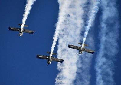 Festival a&eacute;reo reuniu pilotos renomados, acrobacias radicais e milhares de visitantes no aeroporto regional.