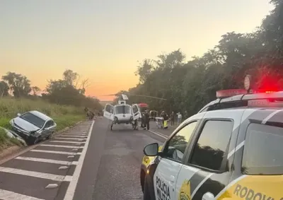 Acidente envolvendo tr&ecirc;s ve&iacute;culos em Terra Boa exigiu grande opera&ccedil;&atilde;o de resgate na tarde deste s&aacute;bado.