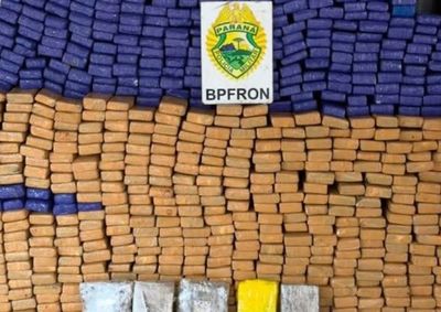 Jovem tentou fugir por estrada rural, mas acabou cercado pelo BPFron ap&oacute;s ve&iacute;culo atolar em barranco em Ipor&atilde;.