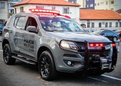 A&ccedil;&atilde;o aconteceu em apoio &agrave; Pol&iacute;cia Civil; suspeito procurado por roubo foi levado ao DEPEN de Umuarama.