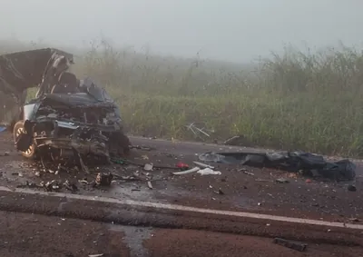 Colis&atilde;o entre Gol e van deixou tr&ecirc;s mortos e tr&ecirc;s feridos; grupo era morador de Alto Piquiri e viajava para atendimento de sa&uacute;de.