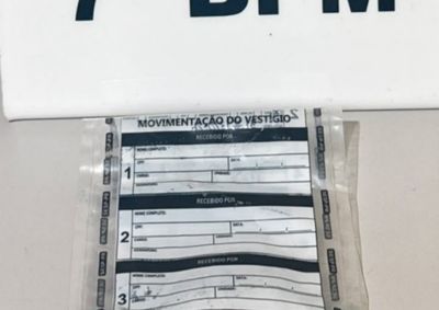 Menor foi flagrado com 27 por&ccedil;&otilde;es de crack e outro ocupante do ve&iacute;culo tinha mandado de pris&atilde;o em aberto por roubo.