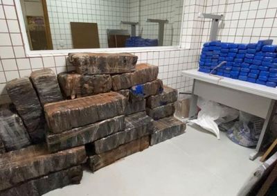 Pol&iacute;cia Civil encontrou pedras de crack em resid&ecirc;ncia insalubre onde viviam duas crian&ccedil;as de 3 e 5 anos.