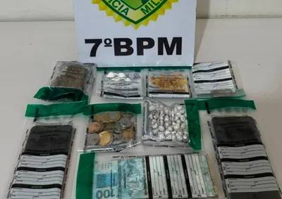 Mandado de pris&atilde;o foi cumprido durante opera&ccedil;&atilde;o que resultou na apreens&atilde;o de drogas, dinheiro e celulares em resid&ecirc;ncia.