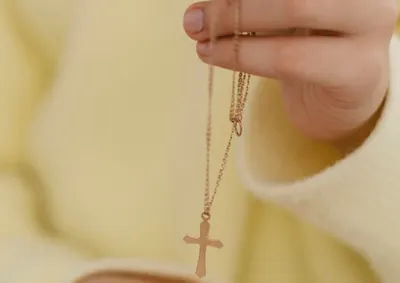 Suspeita prometeu multiplicar dinheiro e devolver joia ap&oacute;s ritual, mas fugiu com os pertences da v&iacute;tima em Ivat&eacute;.