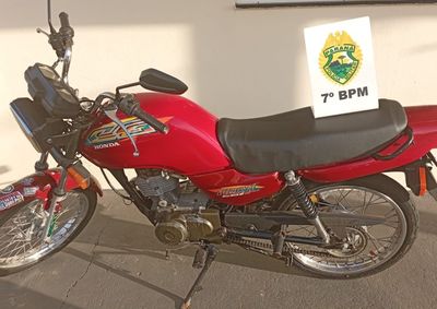 Jovem de 17 anos pilotava moto irregular, tentou impedir recolhimento do ve&iacute;culo e teria ofendido policiais durante a a&ccedil;&atilde;o.