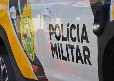 Ap&oacute;s discuss&atilde;o motivada por acusa&ccedil;&atilde;o de furto, homem de 40 anos ficou gravemente ferido e foi transferido para Umuarama; suspeito est&aacute; foragido.