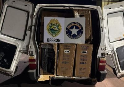Ve&iacute;culos estavam em uma Fiorino abordada durante fiscaliza&ccedil;&atilde;o conjunta com a Receita Federal; carga e autom&oacute;vel somam R$ 77,5 mil.