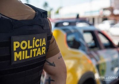 Suspeito de 44 anos teria se recusado a deixar a casa da ex-companheira e foi encontrado escondido nos fundos de um bar.
