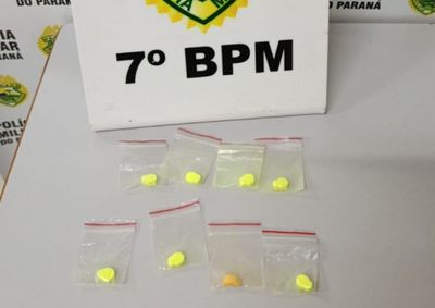 Abordagem ocorreu no bairro Bela Vista durante a Opera&ccedil;&atilde;o Cidade Segura; jovem afirmou que pretendia comercializar a droga.