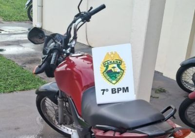 Policiais abordaram dois homens no Jardim Olympia e constataram que a Honda CG Titan possu&iacute;a uma ordem judicial de busca e apreens&atilde;o.