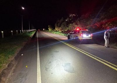 Colis&atilde;o lateral ocorreu no trecho entre Douradina e Ivat&eacute;; motociclista e passageira foram encaminhados ao Hospital Norospar, em Umuarama.