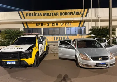 ROTAM apreendeu a carga na PRC-272, em Ipor&atilde;; motorista fugiu a p&eacute; por uma &aacute;rea de vegeta&ccedil;&atilde;o e n&atilde;o foi localizado.