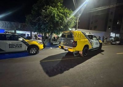 A&ccedil;&atilde;o integrada abordou cerca de 280 pessoas em dois locais, apreendeu bebidas e cigarros paraguaios e identificou irregularidades estruturais.