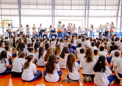 Evento em comemora&ccedil;&atilde;o ao Dia das Crian&ccedil;as reuniu alunos, m&uacute;sica, arte e muita alegria na Afungaz, em Douradina.