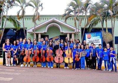 Aulas gratuitas de orquestra, banda, m&uacute;sica, coral e teatro j&aacute; come&ccedil;aram; interessados ainda podem se inscrever com os professores.