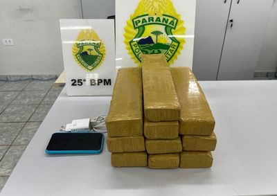 Suspeito afirmou &agrave; PM que receberia R$ 1 mil para transportar a droga at&eacute; Umuarama.