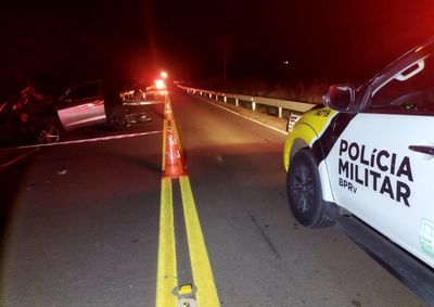 Condutor e passageiro da motocicleta morreram no local; tr&ecirc;s ocupantes de um Honda HR-V foram encaminhados &agrave; UPA de Icara&iacute;ma