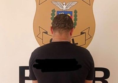 O homem foi detido na escola onde trabalhava na manh&atilde; desta ter&ccedil;a-feira (18).