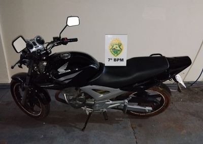 Teste do baf&ocirc;metro apontou 0,64 mg/l de &aacute;lcool no ar alveolar; motocicleta foi apreendida por irregularidades.