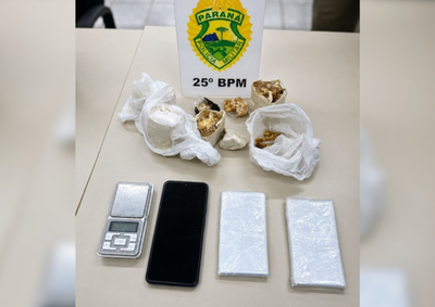A&ccedil;&atilde;o ocorreu ap&oacute;s den&uacute;ncia an&ocirc;nima e resultou na apreens&atilde;o de 332g de crack, 258g de coca&iacute;na e materiais usados no tr&aacute;fico.