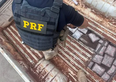 A droga estava escondida em um compartimento oculto de uma caminhonete. Conforme consultas, ele j&aacute; possui registro anterior pelo mesmo delito
