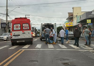 Acidente aconteceu na tarde desta quarta-feira (14); v&iacute;tima foi socorrida e encaminhada ao Pronto Atendimento Municipal.