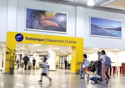 Enquanto movimenta&ccedil;&atilde;o nacional desacelerou, terminal igua&ccedil;uense manteve alta ocupa&ccedil;&atilde;o e j&aacute; soma mais de 922 mil passageiros em 2026.