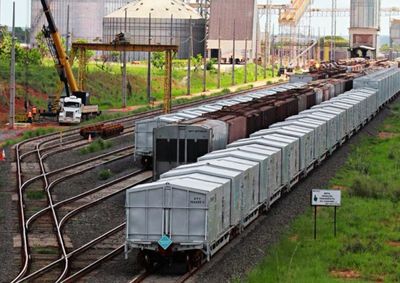 Proposta busca integrar Ferroeste ao Porto Seco de Foz do Igua&ccedil;u e reduzir fluxo de caminh&otilde;es na BR-277.