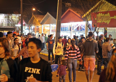 Procura supera expectativa na 46&ordf; edi&ccedil;&atilde;o da festa, que ter&aacute; shows nacionais, gastronomia e programa&ccedil;&atilde;o cultural em Foz.
