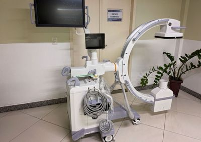 Novo arco cir&uacute;rgico amplia estrutura do hospital e garante mais precis&atilde;o e seguran&ccedil;a nos procedimentos m&eacute;dicos.