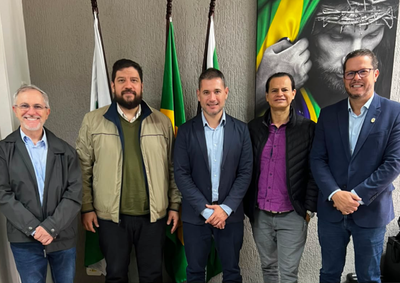 Setor tur&iacute;stico alerta para preju&iacute;zos com filas e vereadores do Brasil e da Argentina articulam agenda binacional. 