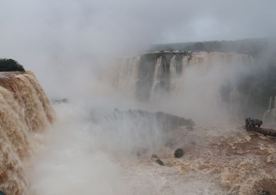 Com 5,7 milh&otilde;es de litros por segundo, atrativo oferece um dos cen&aacute;rios mais exuberantes do ano.