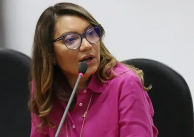 Primeira-dama participa da cerim&ocirc;nia ao lado de Enio Verri. Projeto une combate &agrave; fome, energia solar e tecnologia sustent&aacute;vel para produ&ccedil;&atilde;o de refei&ccedil;&otilde;es.