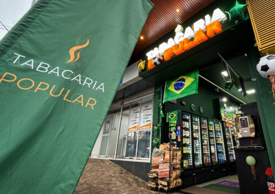 Loja no Centro funciona todos os dias, inclusive feriados, com delivery, bebidas, mini mercado, acess&oacute;rios para celular e muito mais.
