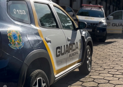 Motorista foi flagrado realizando manobras perigosas na JK durante a madrugada e outro se envolveu em acidente com tr&ecirc;s ve&iacute;culos pela manh&atilde;.