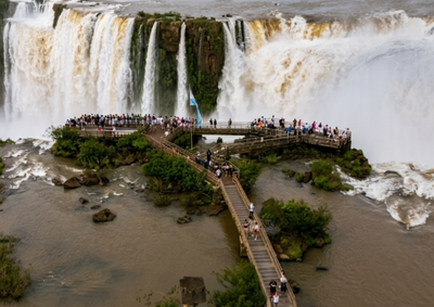 Cataratas argentinas recebem 309 mil turistas a menos que o lado brasileiro em 2026. 