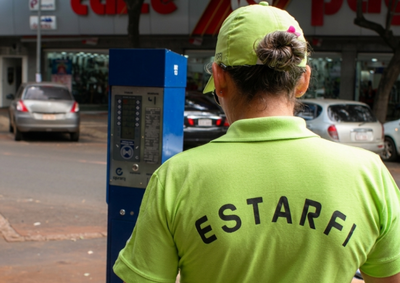 Vila Portes e Avenida Brasil concentram irregularidades; muitos condutores deixam ve&iacute;culos al&eacute;m do tempo permitido e ocupam vagas por horas.